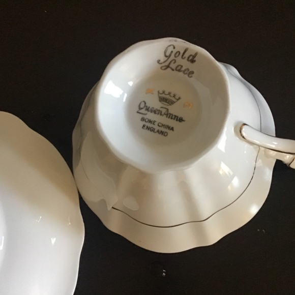 Vintage Gold Lace by Queen Anne - Wedding Anniversary Tea Cup & Saucer - Picture 5 of 5